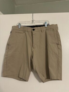 Nickel & Iron Stretch Khaki Shorts, Men’s Size 34, Gently Worn